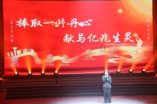 海南热带海洋学院原院长曹瑜，商务车内6个行李箱藏匿1009万元
