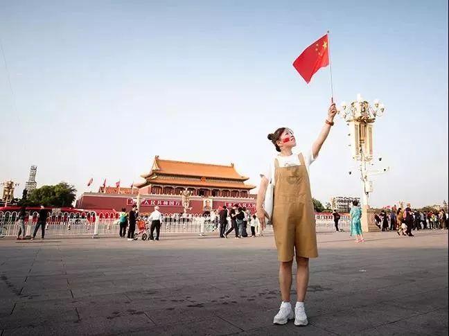 美女总裁史锐雪:编织惊天骗局,卷走上亿跑美国,锒铛入狱20年