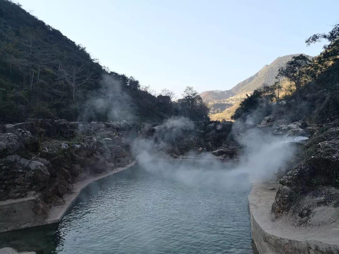 看了女朋友手机聊天记录有人喜欢自己女朋友 但是自己女朋友和他聊的天说？