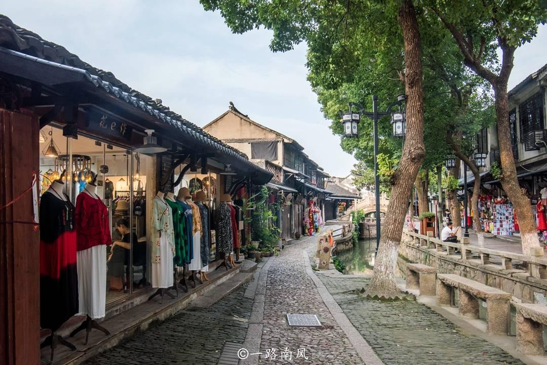 情海不是来人间走个过场是什么歌？